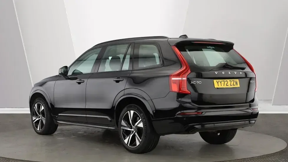 Used Volvo XC90 Plus 235 HP (172 kW) 2023 Metallic  onyx black SUV