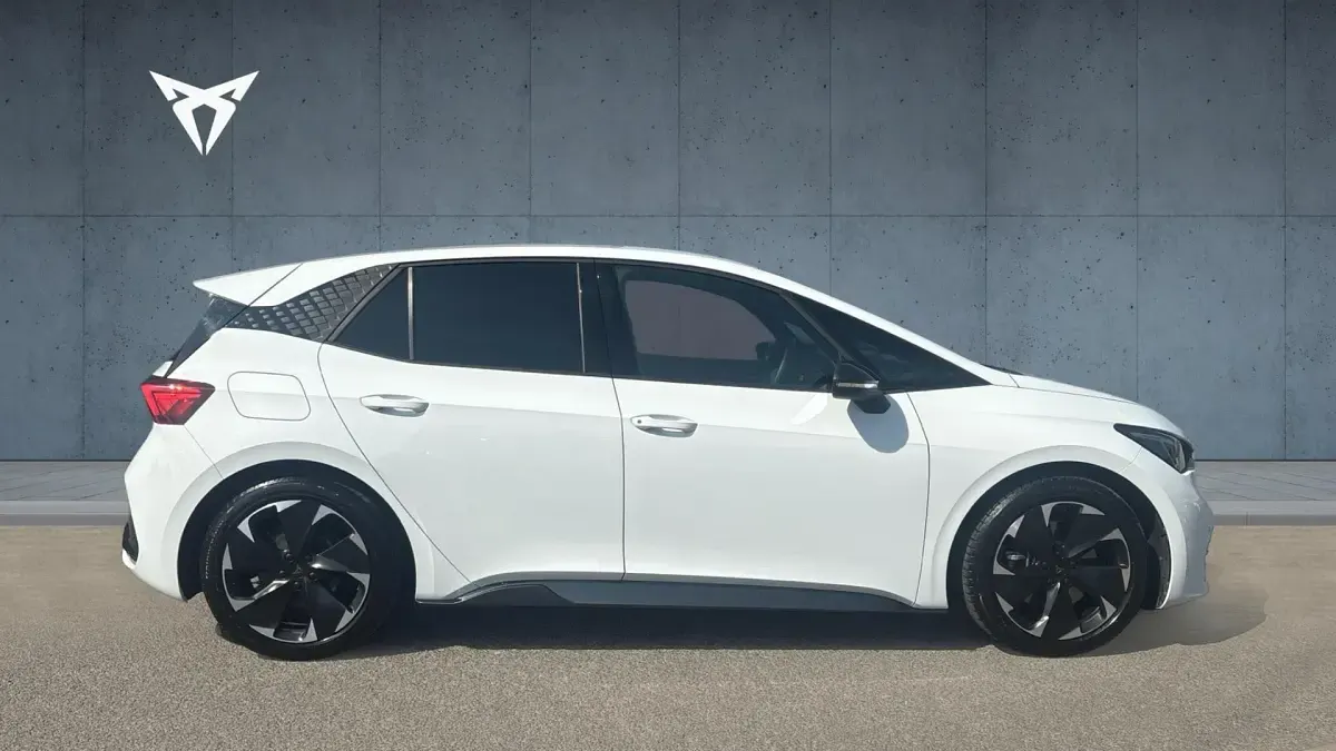 Used Cupra Born e-Boost 169 kW (231 HP) 2025 White Hatchback