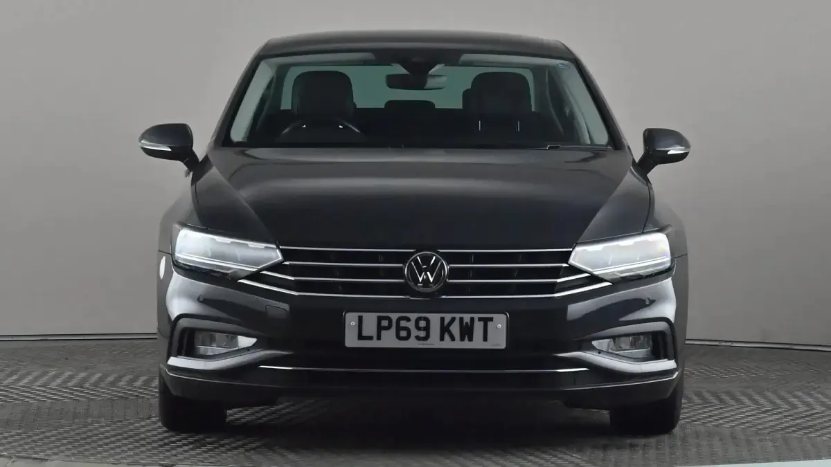 Used VW Passat SEL 150 HP (110 kW) 2020 Grey Sedan