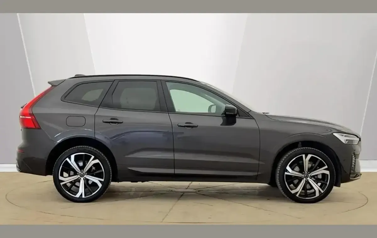 Used Volvo XC60 Ultra 247 HP (181 kW) 2025 Grey SUV