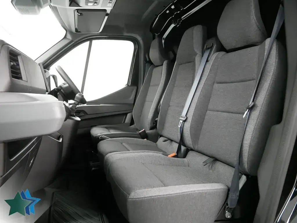 New Renault Master 150 HP (110 kW) 2026 Black MPV