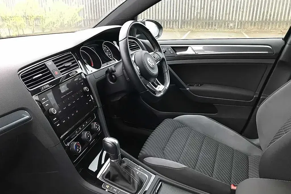 Used VW Golf VII R-line 150 HP (110 kW) 2019 Grey Hatchback