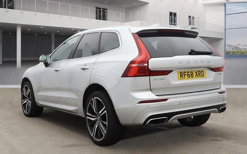 Used Volvo XC60 R-Design Pro 250 HP (183 kW) 2019 Silver SUV