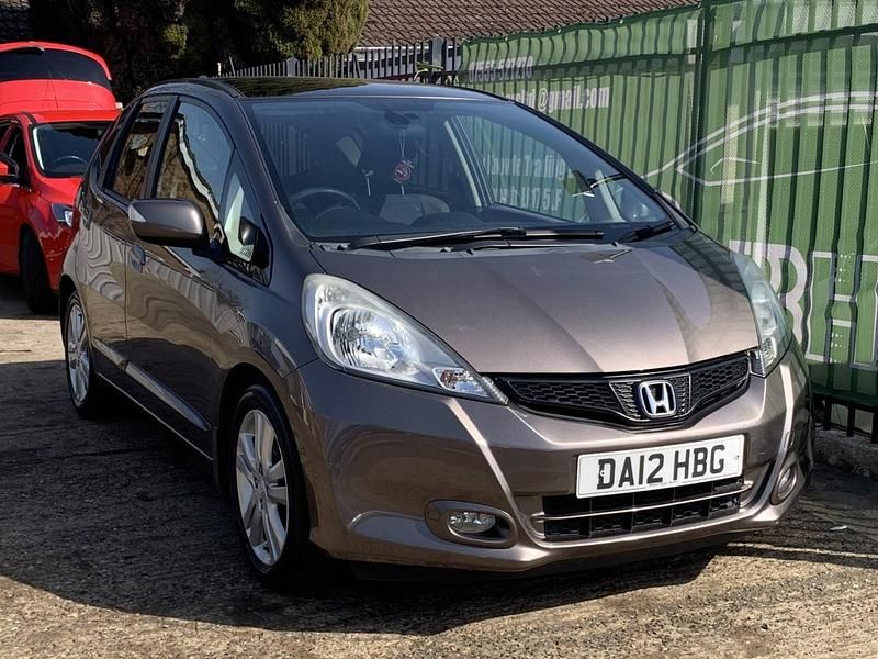 Begagnad Honda Jazz EX 99 HK (72 kW) 2012 Grå Halvkombi