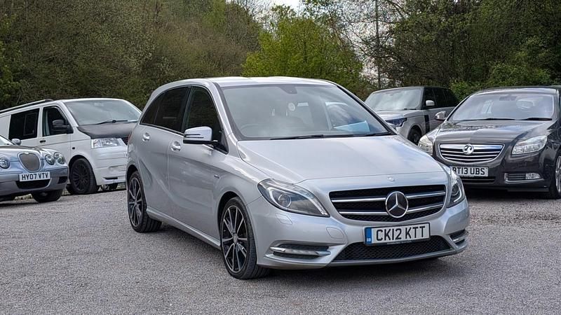 Used Mercedes B180 109 HP (80 kW) 2012 Silver MPV