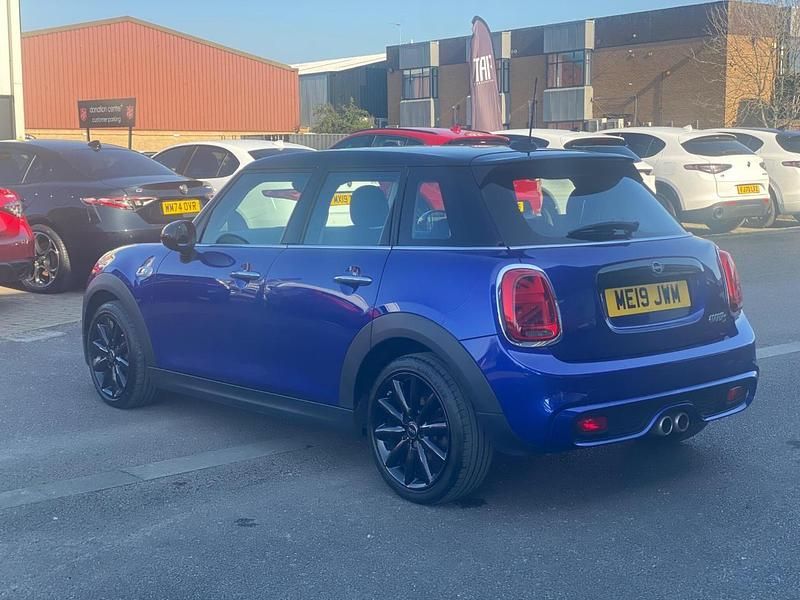 Used Mini Cooper S Classic 189 HP (139 kW) 2019 Blue Hatchback