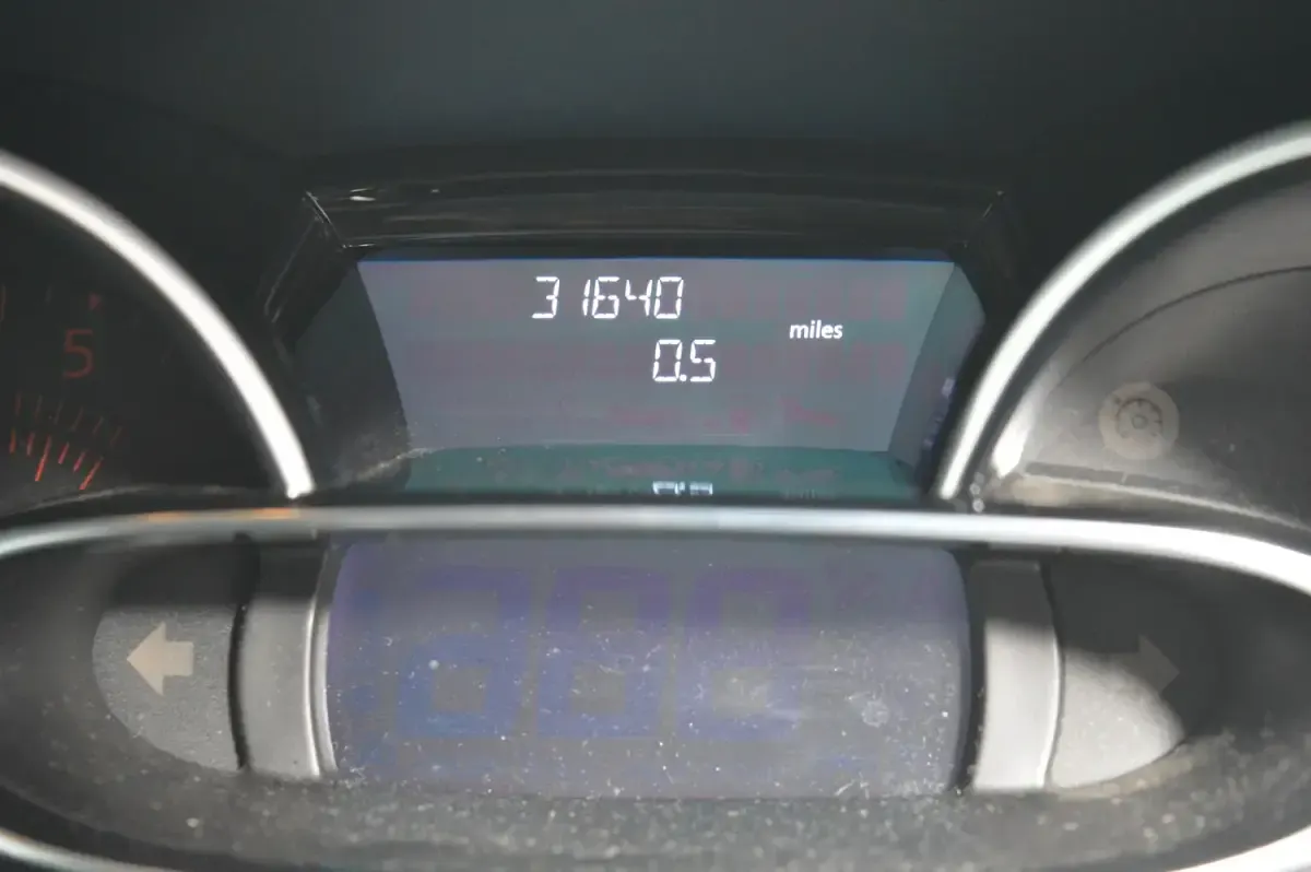 Used Renault Clio Play 101 HP (74 kW) 2026 Grey Hatchback