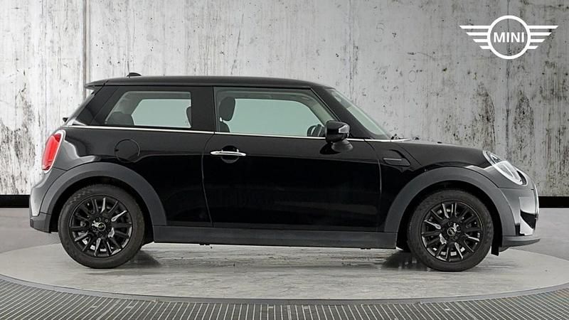 Used Mini Cooper Classic 134 HP (98 kW) 2022 Black Hatchback