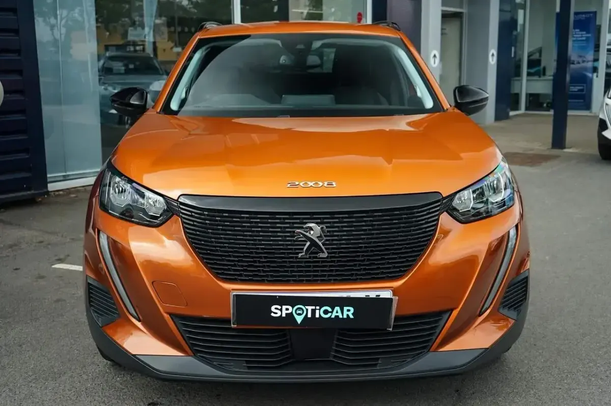 Used Peugeot 2008 Active+ 100 HP (73 kW) 2022 Orange SUV