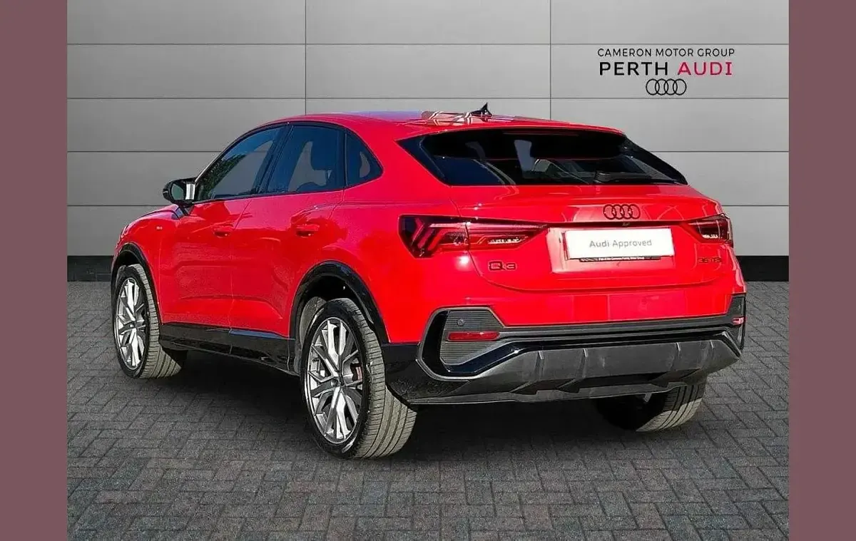 Used Audi Q3 Black Edition 150 HP (110 kW) 2024 Red SUV