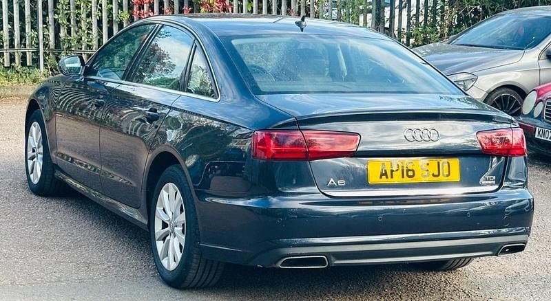 Begagnad Audi A6 Comfort 218 HK (160 kW) 2016 Blå Sedan