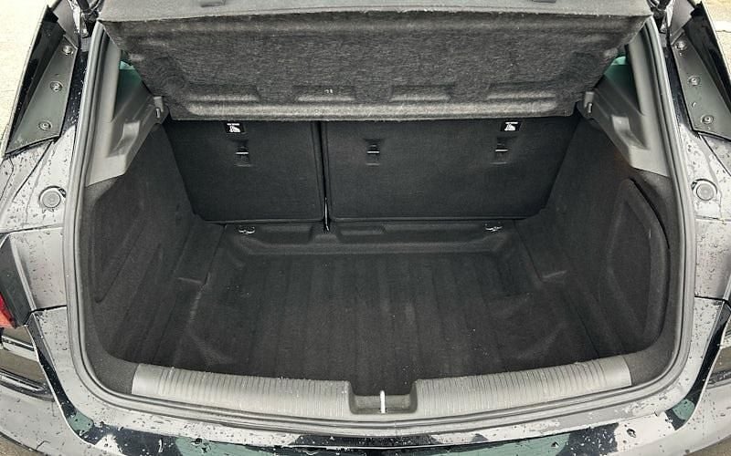 Used Vauxhall Astra Design Edition 105 HP (77 kW) 2019 Black Hatchback