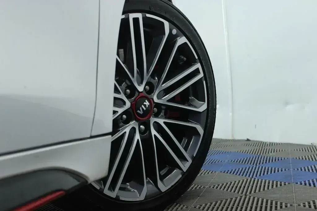 Used Kia ProCeed GT 201 HP (147 kW) 2019 White Estate