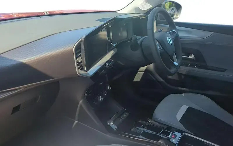Second-hand Vauxhall Mokka Design Edition 100 kW (136 CP) 2024 Roșu SUV