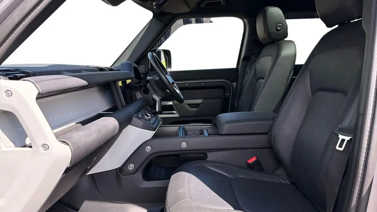 Used Land Rover Defender SE Dynamic 2024 Grey SUV
