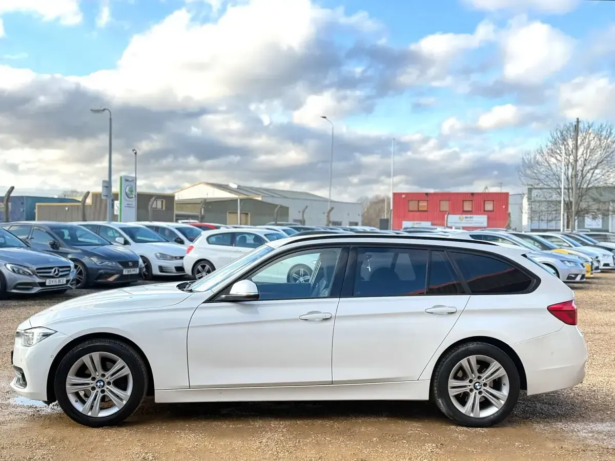 Used BMW 318 Sport Line 150 HP (110 kW) 2018 White Estate