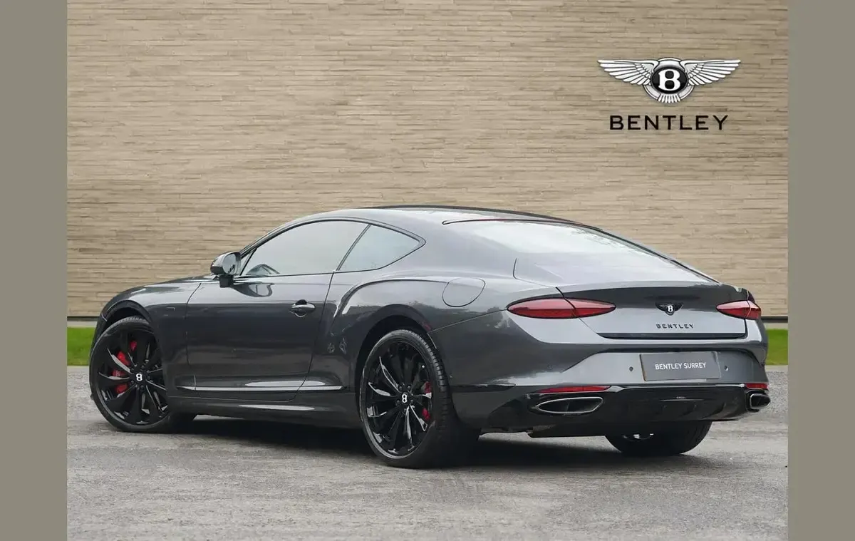 Begagnad Bentley Continental 670 HK (492 kW) 2025 Grå Sportkupé