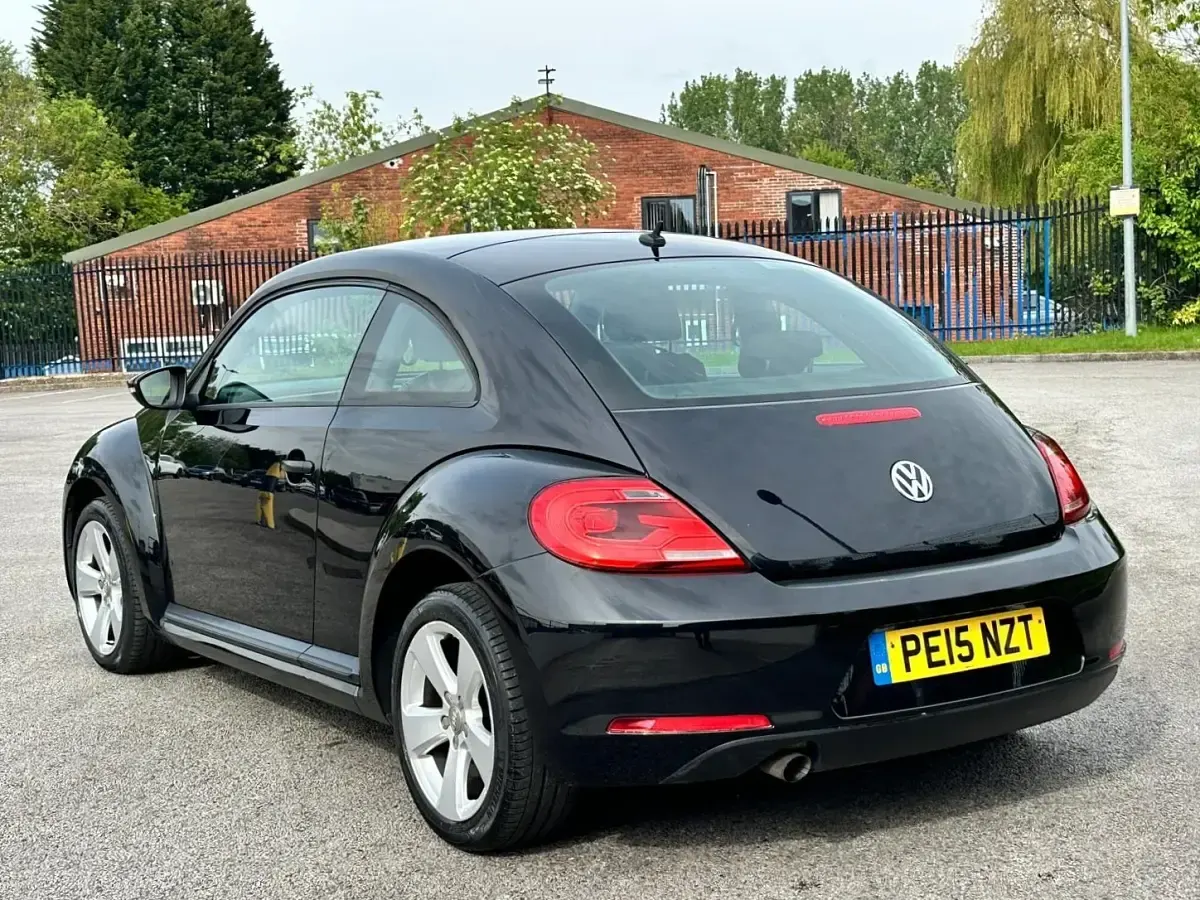 Used VW Beetle 105 HP (77 kW) 2015 Black Hatchback