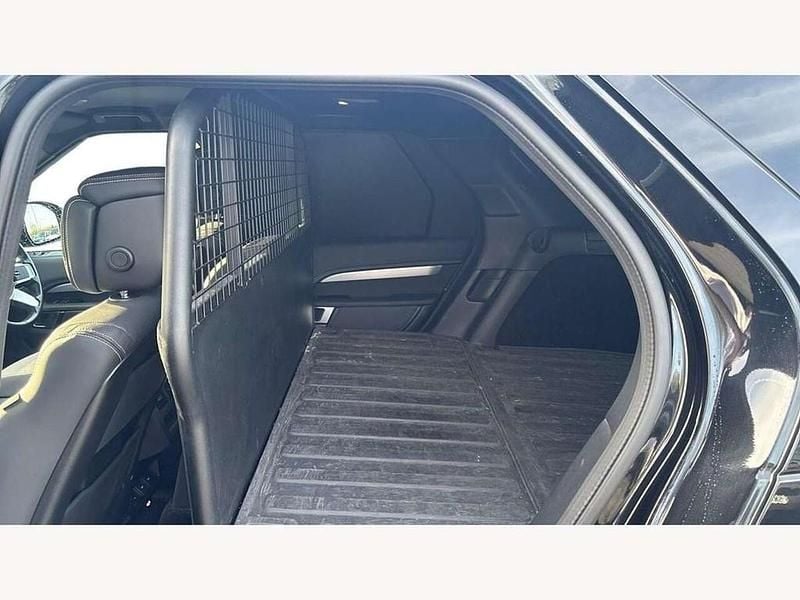 Used Land Rover Discovery 5 HSE Dynamic 300 HP (220 kW) 2023 Black SUV