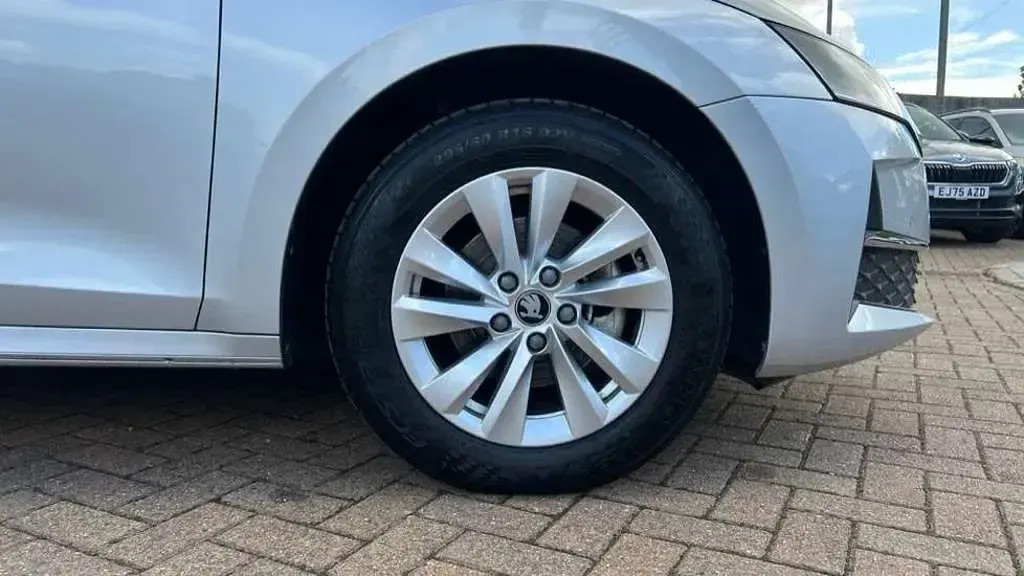 Used Skoda Octavia SE Technology 150 HP (110 kW) 2025 Silver Estate