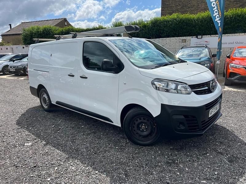 White Used 2023 Vauxhall Vivaro S MPV | £10,999 (Super price) - Image 1/4