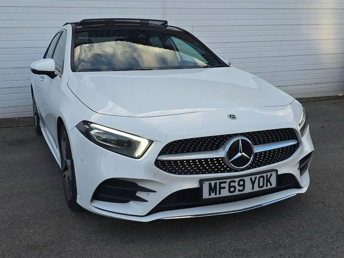 Begagnad Mercedes A200 AMG Line Premium 2019 Vit Sedan
