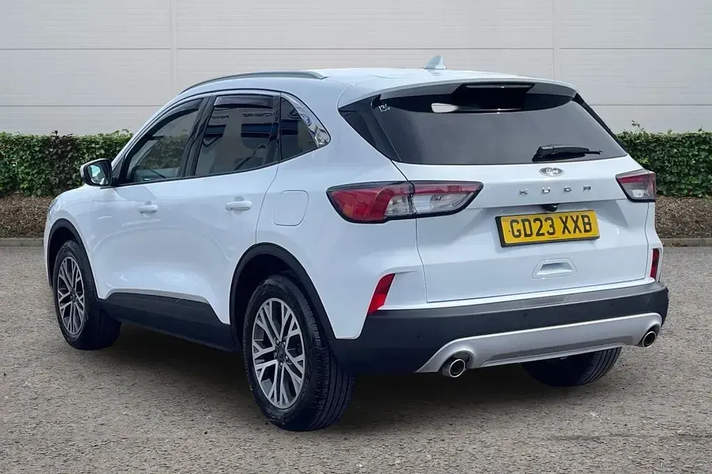 Usado Ford Kuga Titanium 150 HP (110 kW) 2023 SUV