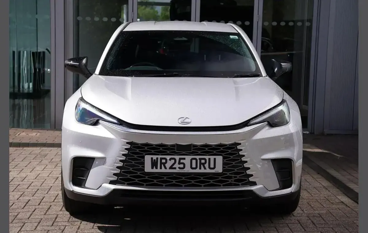 Used Lexus LBX 136 HP (100 kW) 2025 Silver SUV