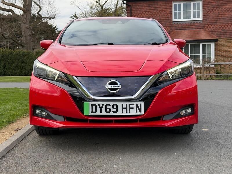 Usado Nissan Leaf N-Connecta 110 kW (150 HP) 2019 Vermelho Citadino