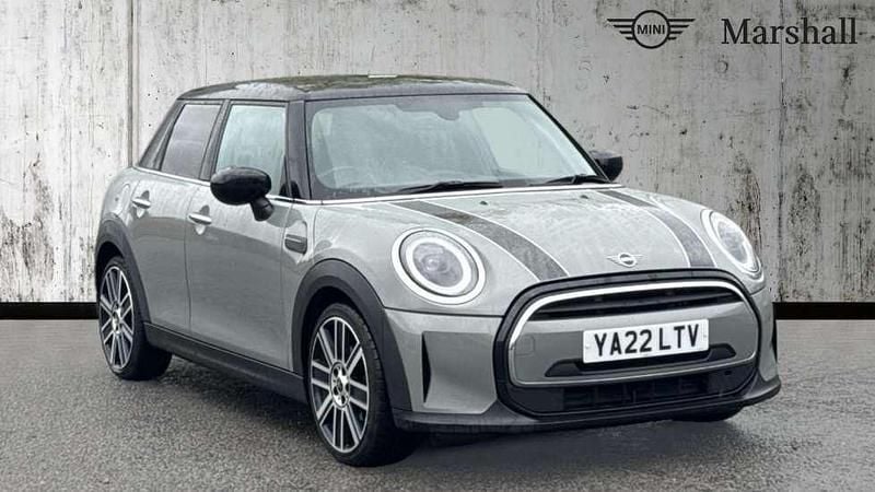 Moonwalk grey Used 2022 Mini Cooper Exclusive Hatchback | £18,152 (Fair price) - Image 1/4