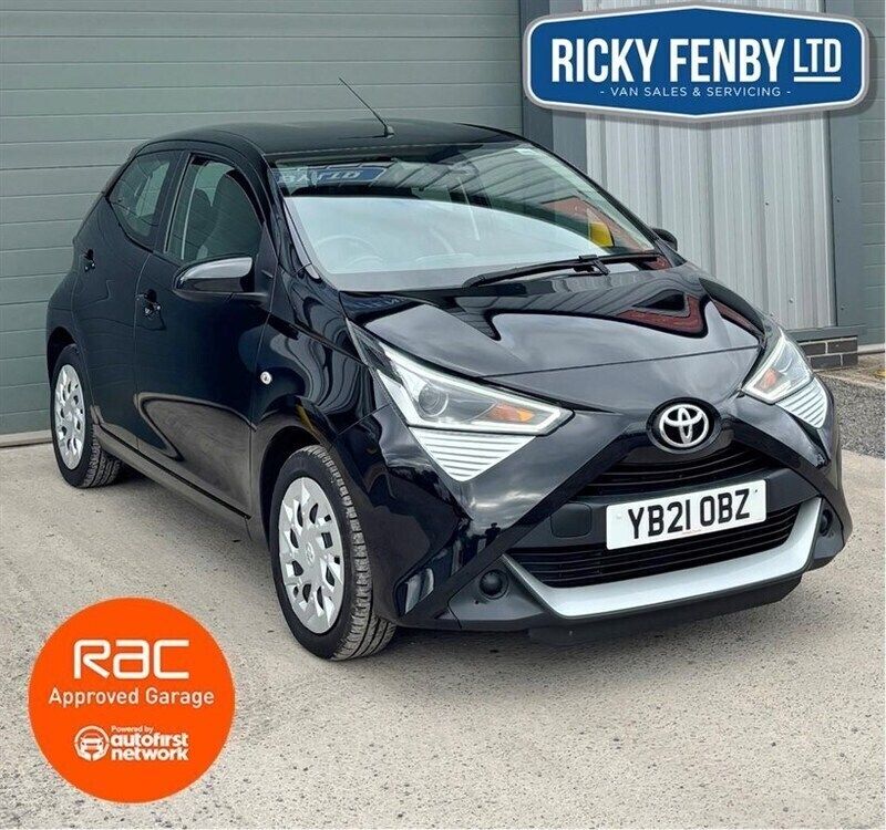 Black Used 2021 Toyota Aygo X-play Hatchback | £10,495 (Fair price) - Image 1/4