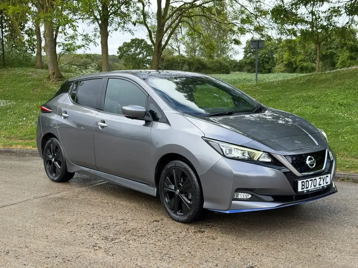 Usado Nissan Leaf Tekna 160 kW (218 HP) 2020 Cinzento Citadino