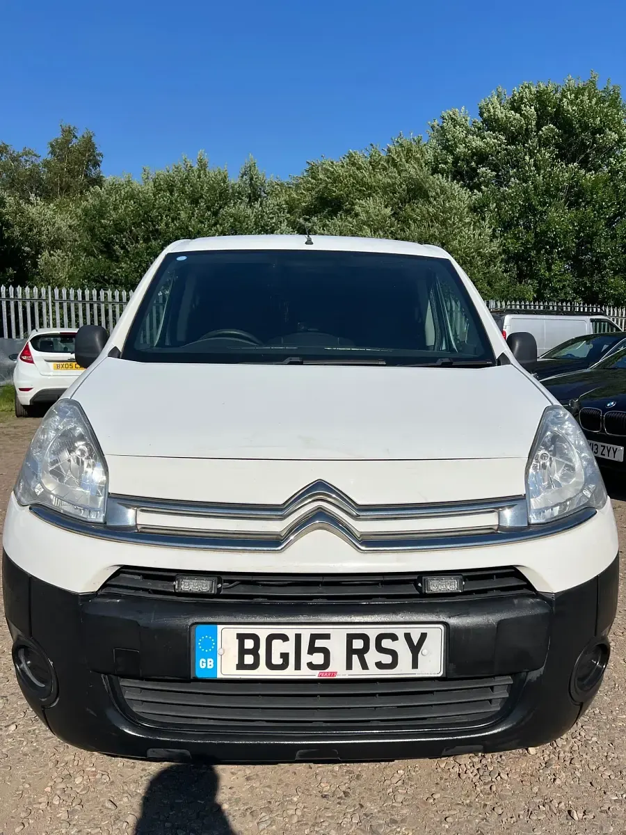 Used Citroën Berlingo 75 HP (55 kW) 2015 White MPV