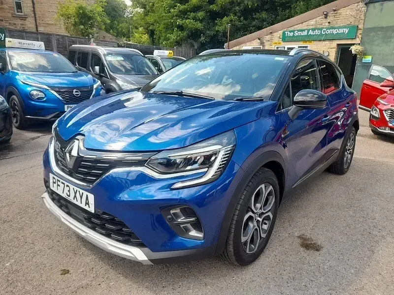 Used Renault Captur Play 143 HP (105 kW) 2023 Blue/black SUV