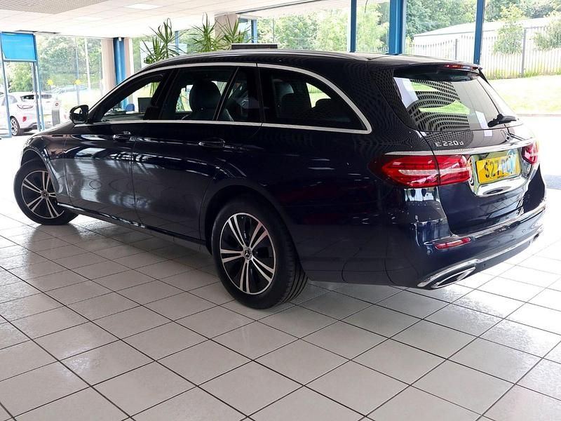 Used Mercedes E220 194 HP (142 kW) 2021 Blue Estate