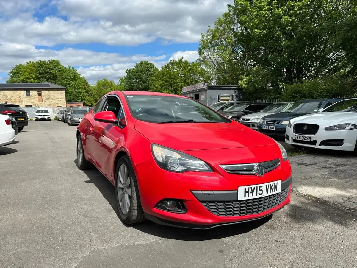 Używany Vauxhall Astra GTC SRi 2015 Czerwony Hatchback