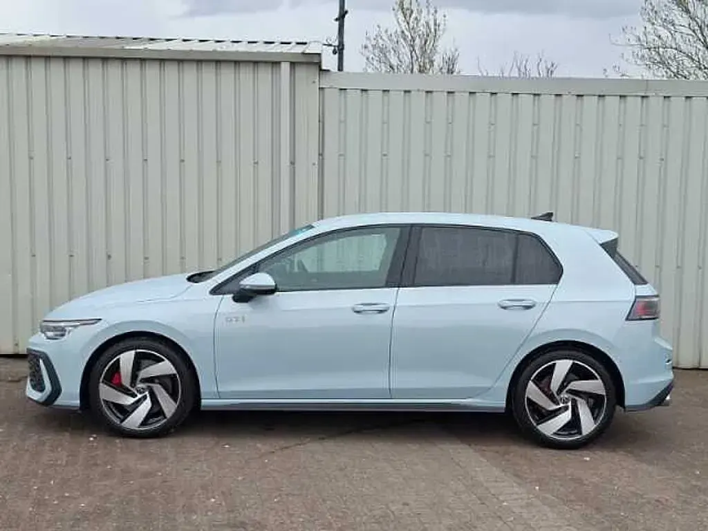 Nowe VW Golf VIII GTI 265 KM (194 kW) 2025