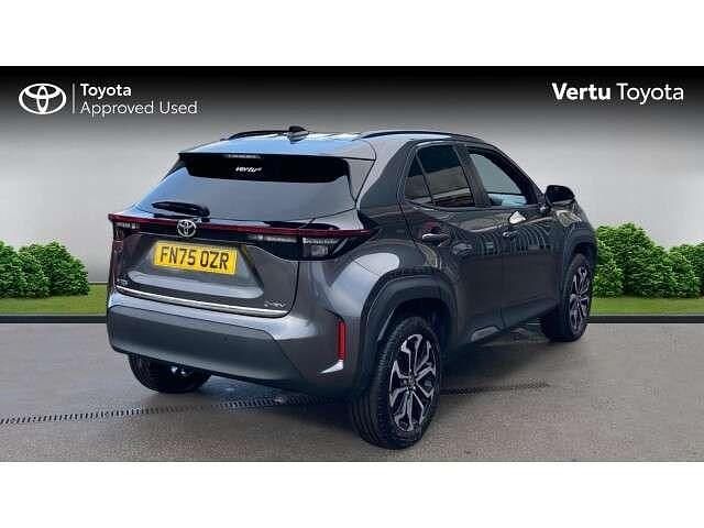 Used Toyota Yaris Cross Design 113 HP (83 kW) 2025 Grey SUV