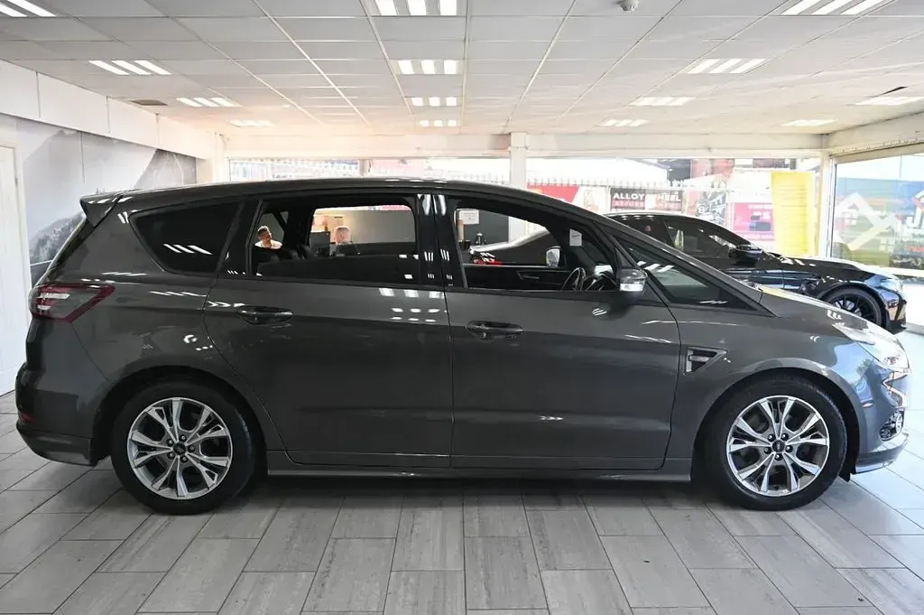 Used Ford S-MAX ST-Line 2018 Grey MPV