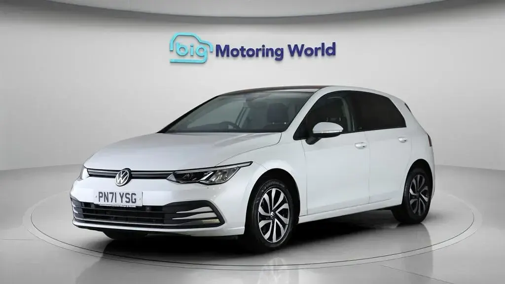 Used VW Golf VII Active 110 HP (80 kW) 2021 White Hatchback