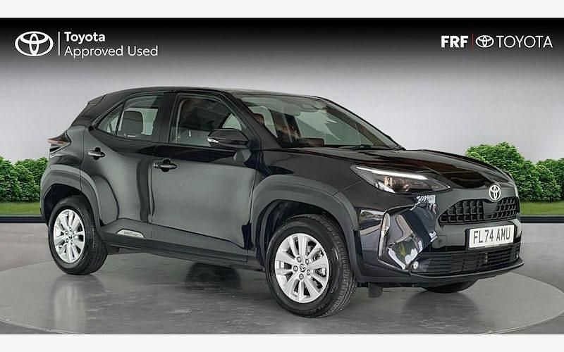 Used 2025 Toyota Yaris Hybrid Estate | £22,190 (Good price) - Image 1/4