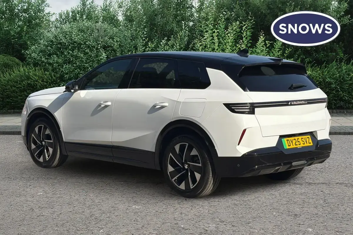 Used Vauxhall Grandland 156 kW (213 HP) 2025 White SUV