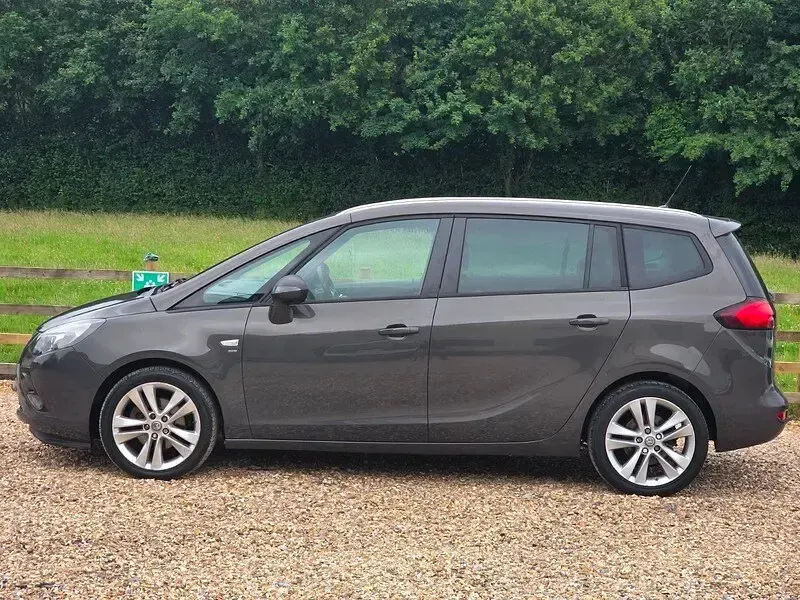 Used Vauxhall Zafira SRi 140 HP (102 kW) 2016 Grey MPV