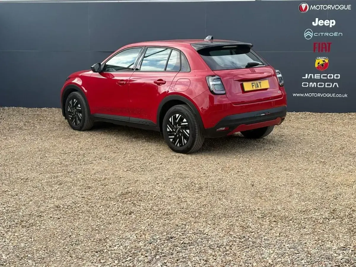 Used Fiat 600E Red 113 kW (154 HP) 2024 Red SUV