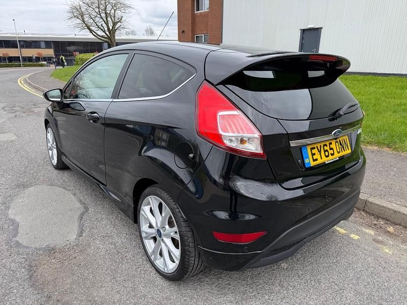 Used Ford Fiesta Titanium X 75 HP (55 kW) 2015 Black Hatchback