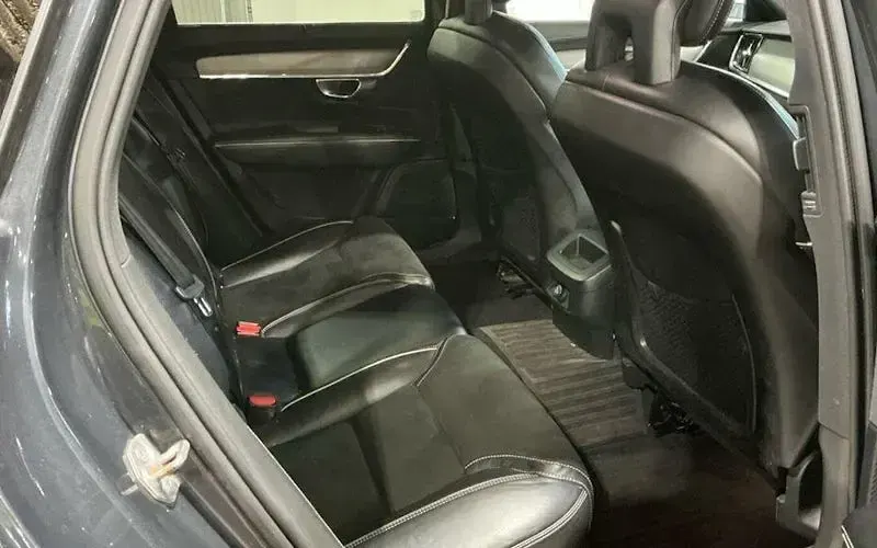 Used Volvo V90 R-Design Pro 190 HP (139 kW) 2018 Grey Estate