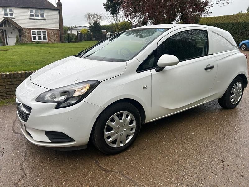 Used Vauxhall Corsa 2018 White Hatchback