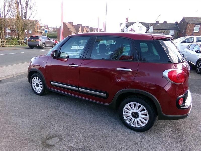 Used Fiat 500L Trekking 120 HP (88 kW) 2016 Red MPV