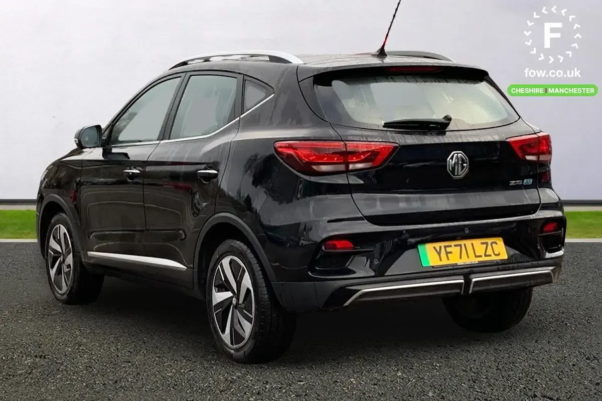 Käytetty MG ZS Trophy 114 kW (156 HP) 2021 Musta Katumaasturi