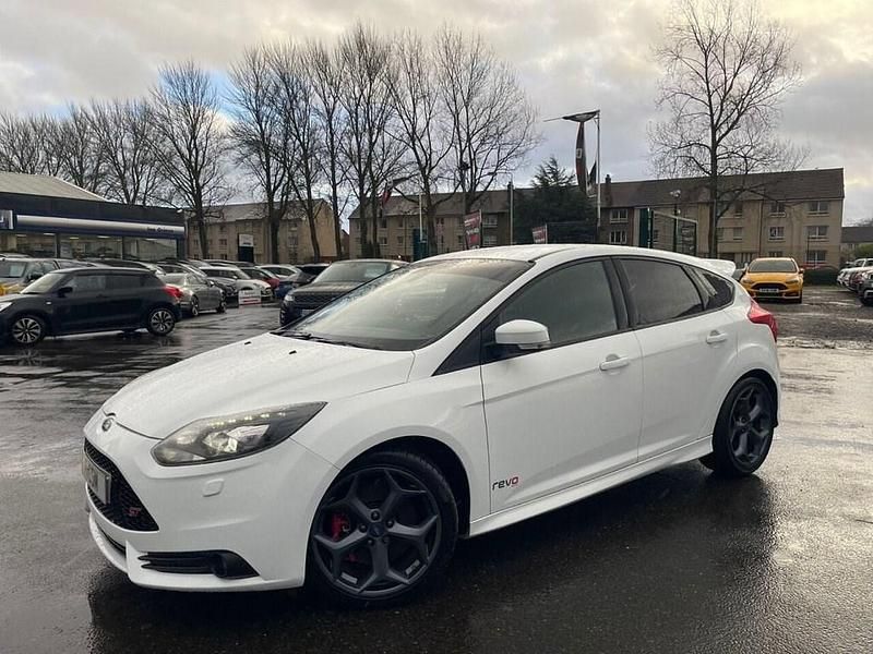 Used Ford Focus ST 250 HP (183 kW) 2014 White Hatchback